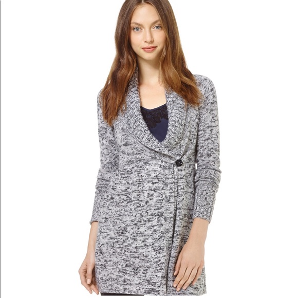 Aritzia Talula Mulberry Cardigan Wrap - Picture 3 of 7